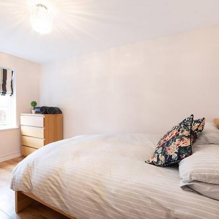 Burlington Place, Shrewsbury. 2 Bedroom, Private Parking, 5 Minutes From Town Extérieur photo