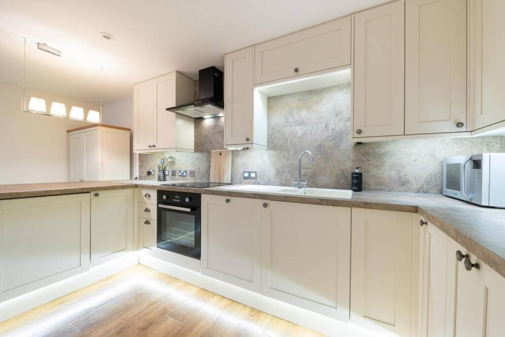 Burlington Place, Shrewsbury. 2 Bedroom, Private Parking, 5 Minutes From Town Extérieur photo